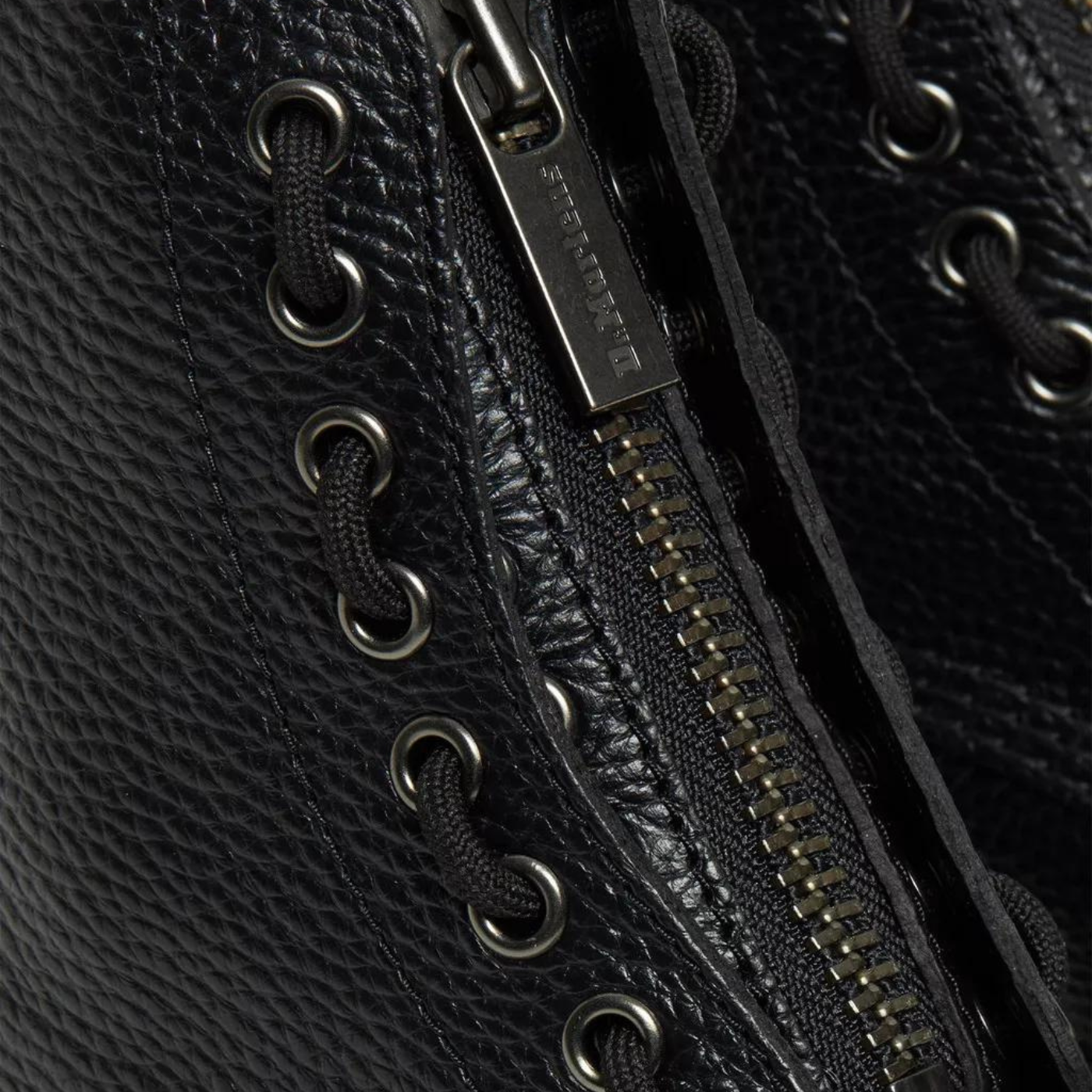 Bota con plataforma Dr. Martens Sinclair