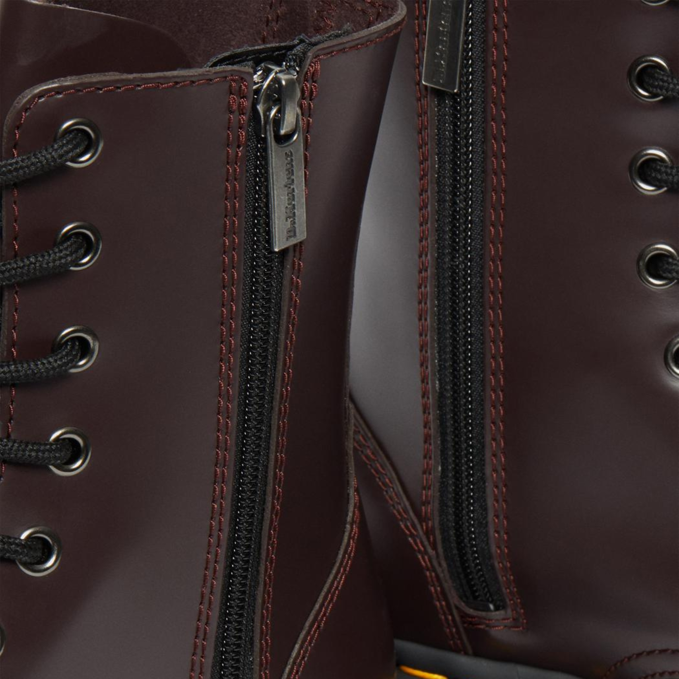 Bota de mulher Dr. Martens 1460 Jadon em Burgundy