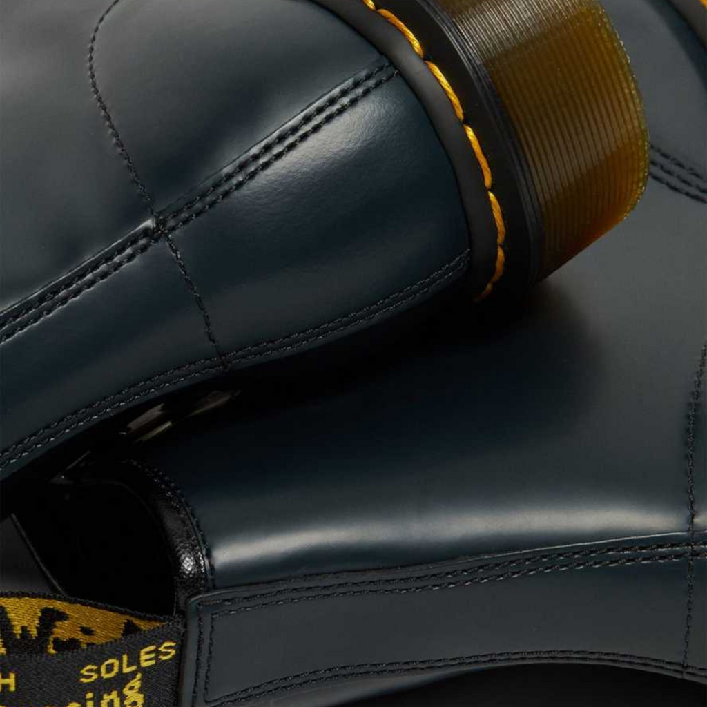 Bota Dr. Martens 1460 em Azul Marinho